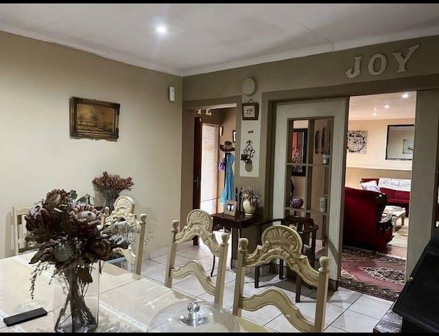 4 BEDROOM HOUSE FOR SALE IN EVANDER